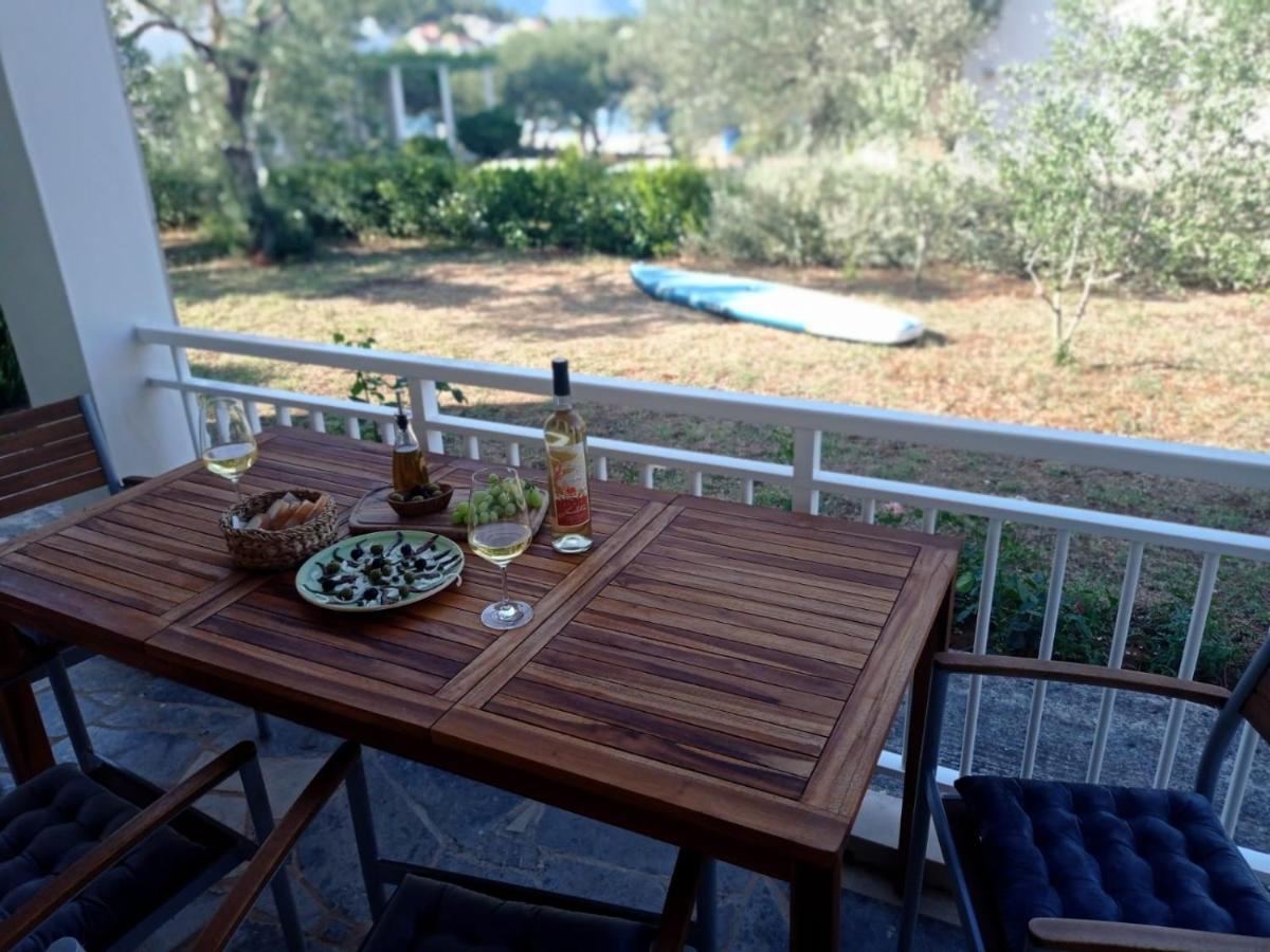 My Mediterranean Villa With Huge Garden And Own Parking Lumbarda Exterior photo